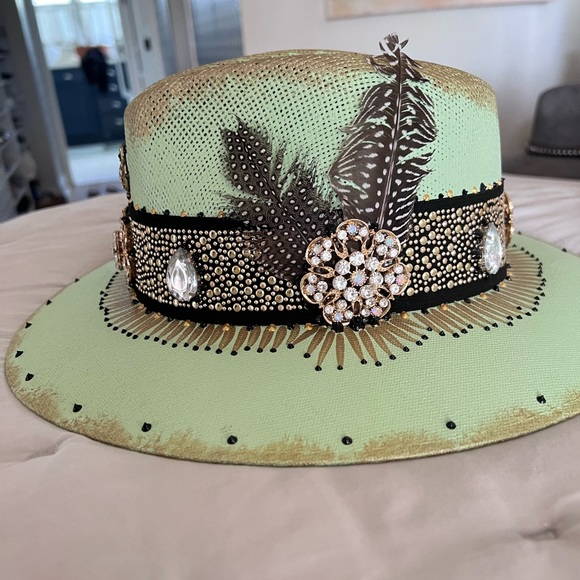 Beautiful Tulum Hat light green with charms